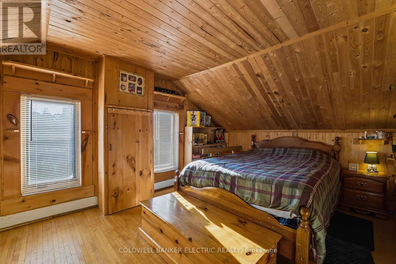 59 Centre Street N, Greater Napanee (Greater Napanee), ON - Indoor Photo Showing Bedroom