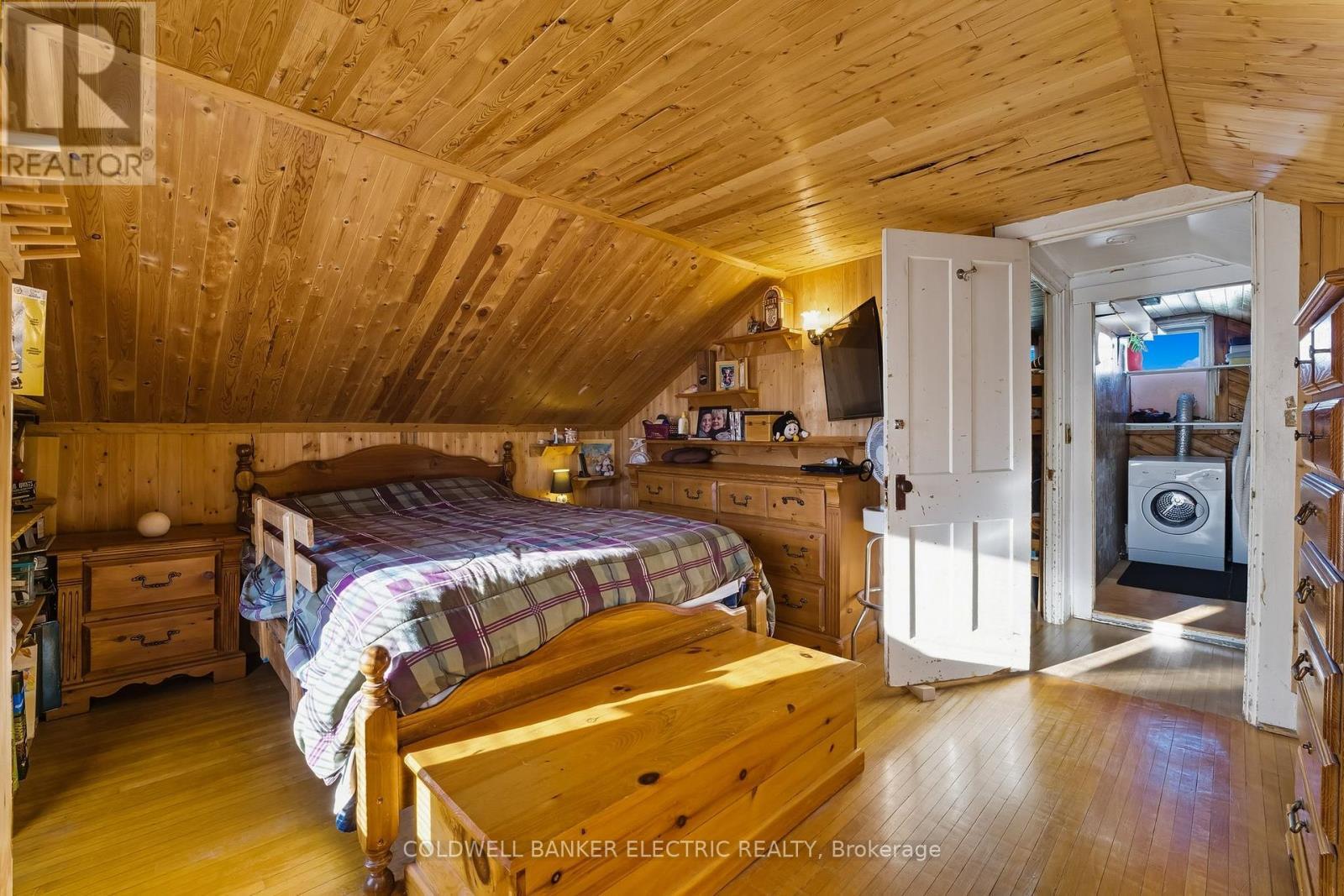 59 Centre Street N, Greater Napanee (Greater Napanee), ON - Indoor Photo Showing Bedroom