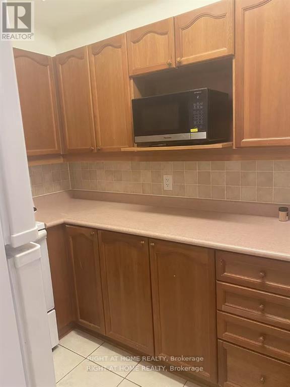 1212 - 120 Grant Carman Drive, Ottawa, ON - Indoor