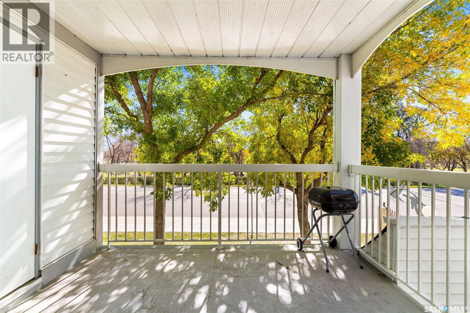 201 960 Assiniboine Avenue, Regina, SK - Outdoor With Exterior