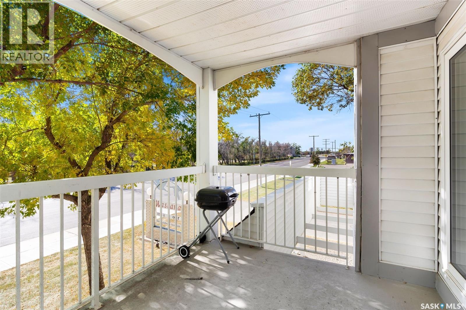 201 960 Assiniboine Avenue, Regina, SK - Outdoor With Balcony With Exterior