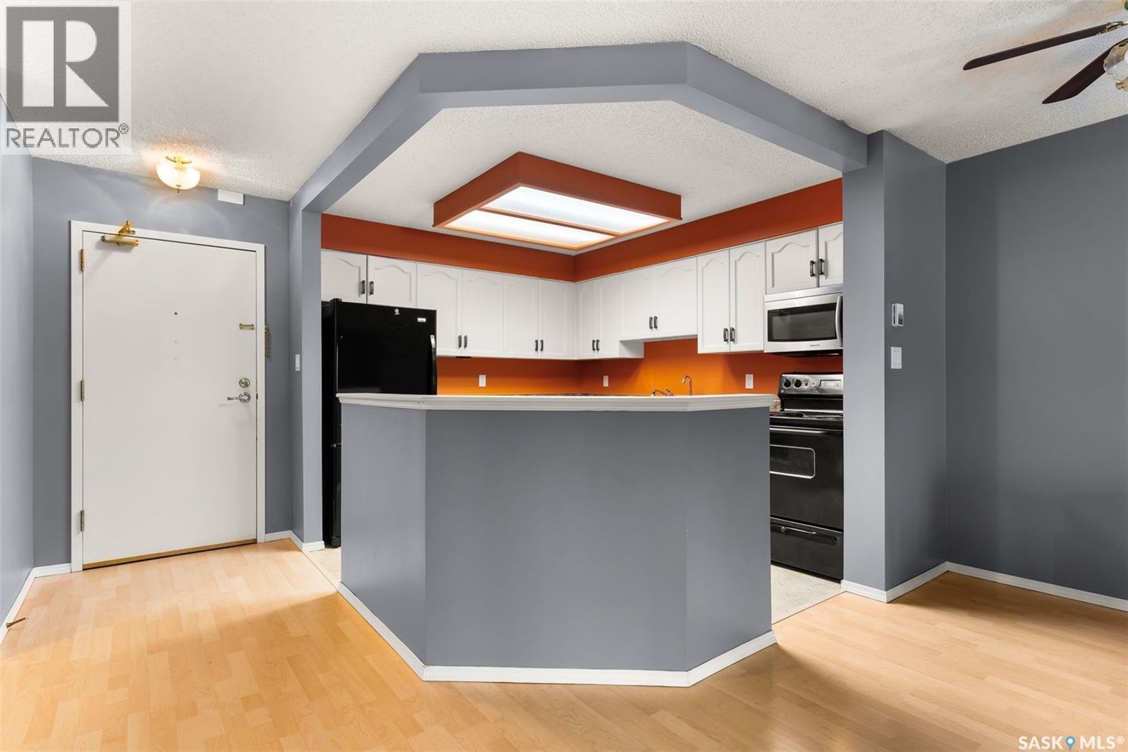 201 960 Assiniboine Avenue, Regina, SK - Indoor Photo Showing Kitchen