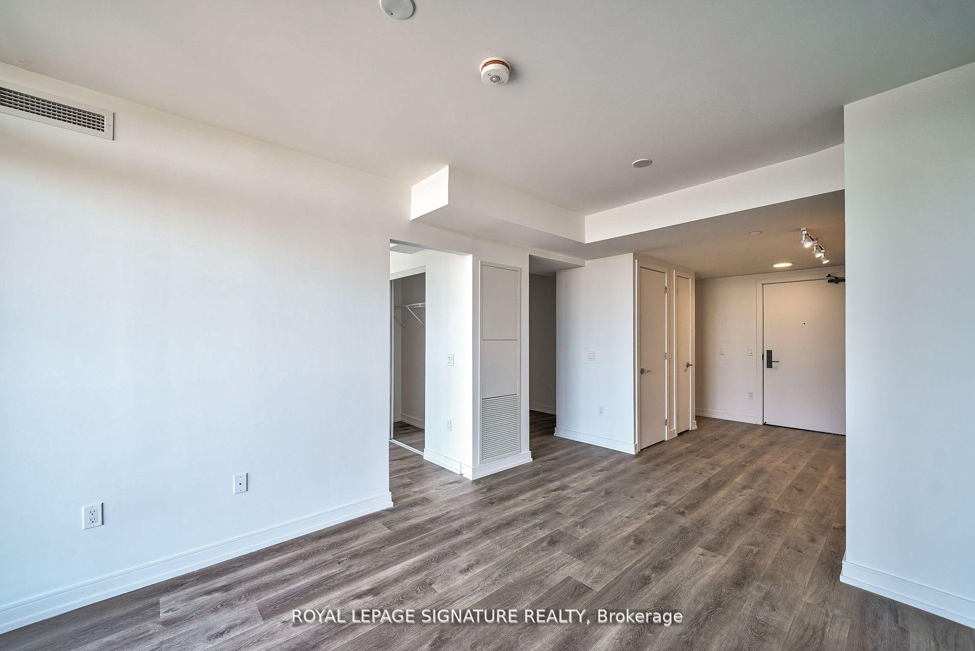 1421-1 Jarvis Street, Hamilton, ON - Indoor Photo Showing Other Room