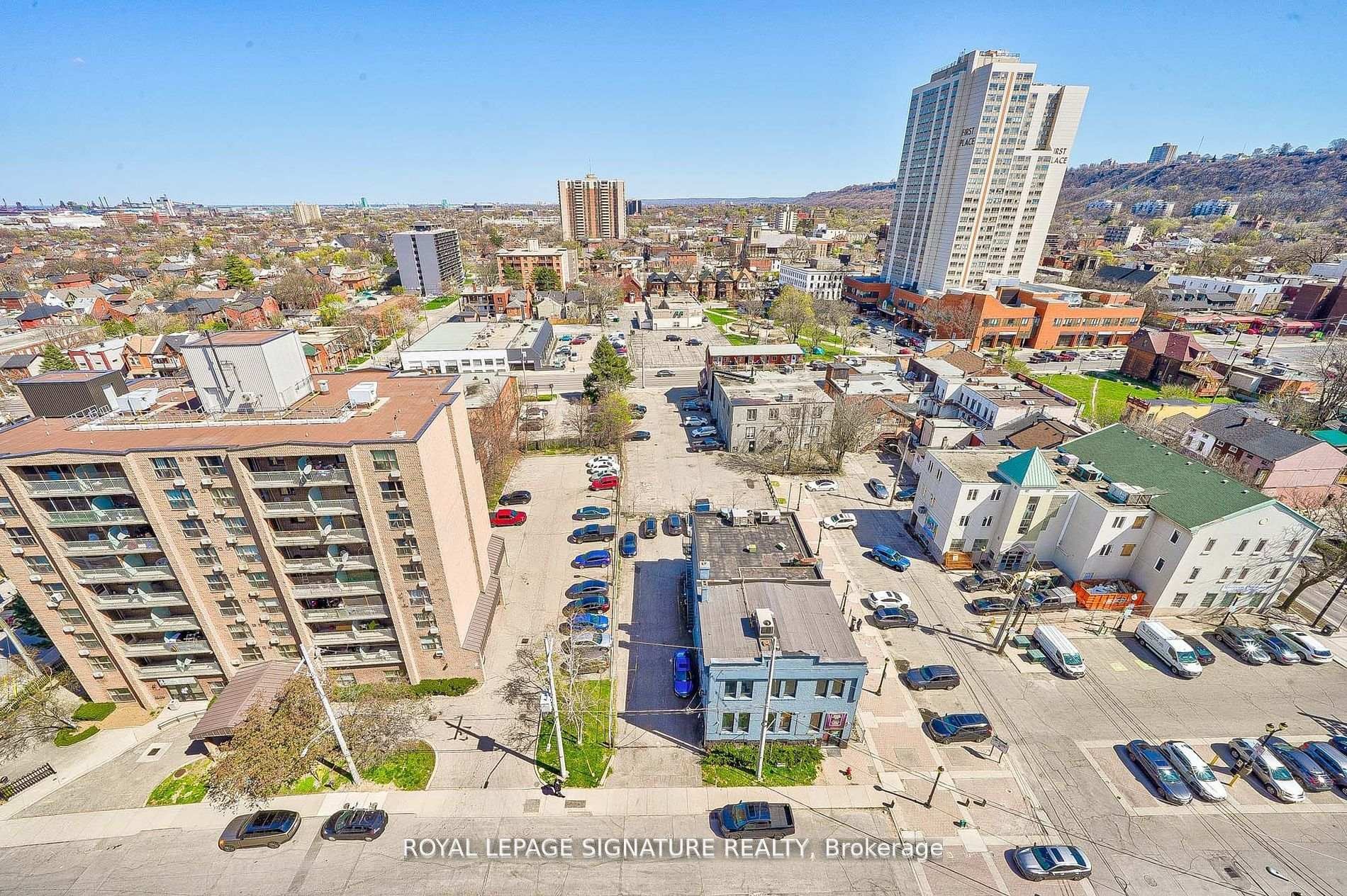 1421-1 Jarvis Street, Hamilton, ON - Outdoor With View