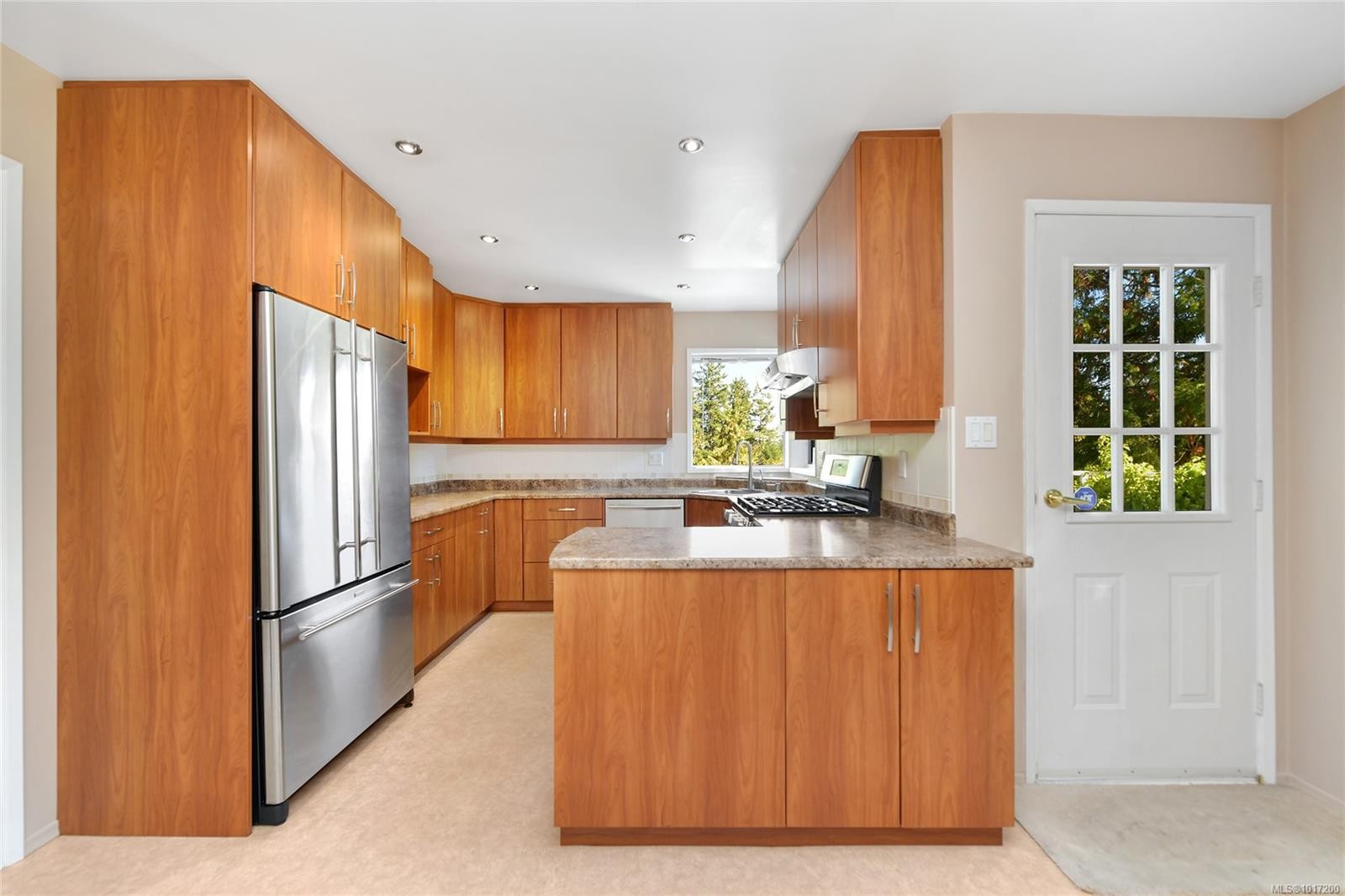 1470 Honeysuckle Pl, North Saanich, BC