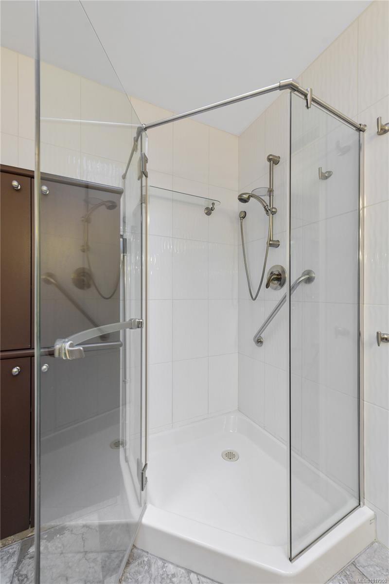 1470 Honeysuckle Pl, North Saanich, BC