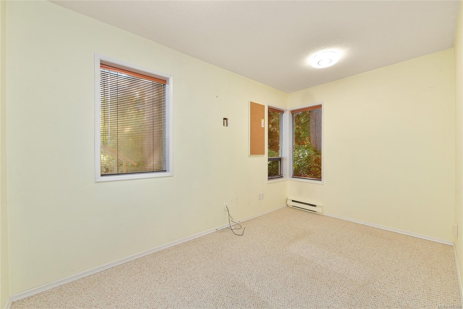 1470 Honeysuckle Pl, North Saanich, BC