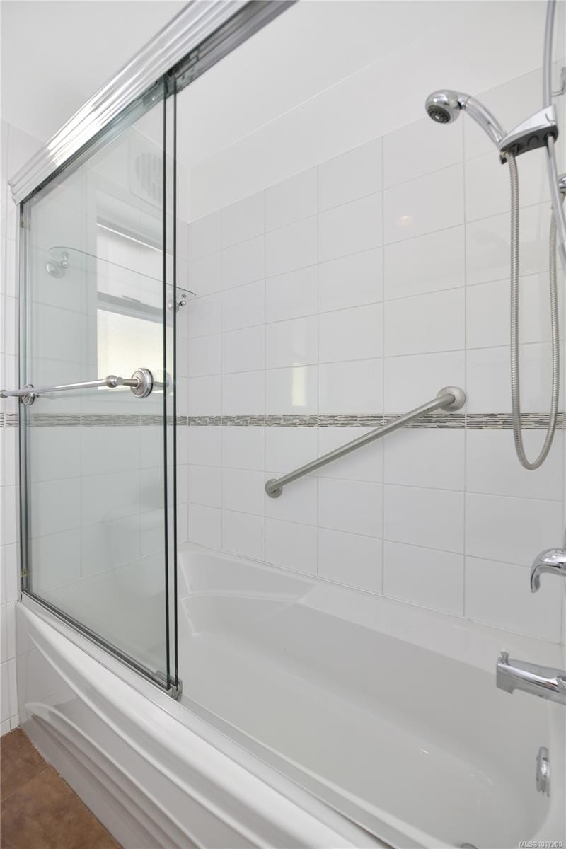 1470 Honeysuckle Pl, North Saanich, BC