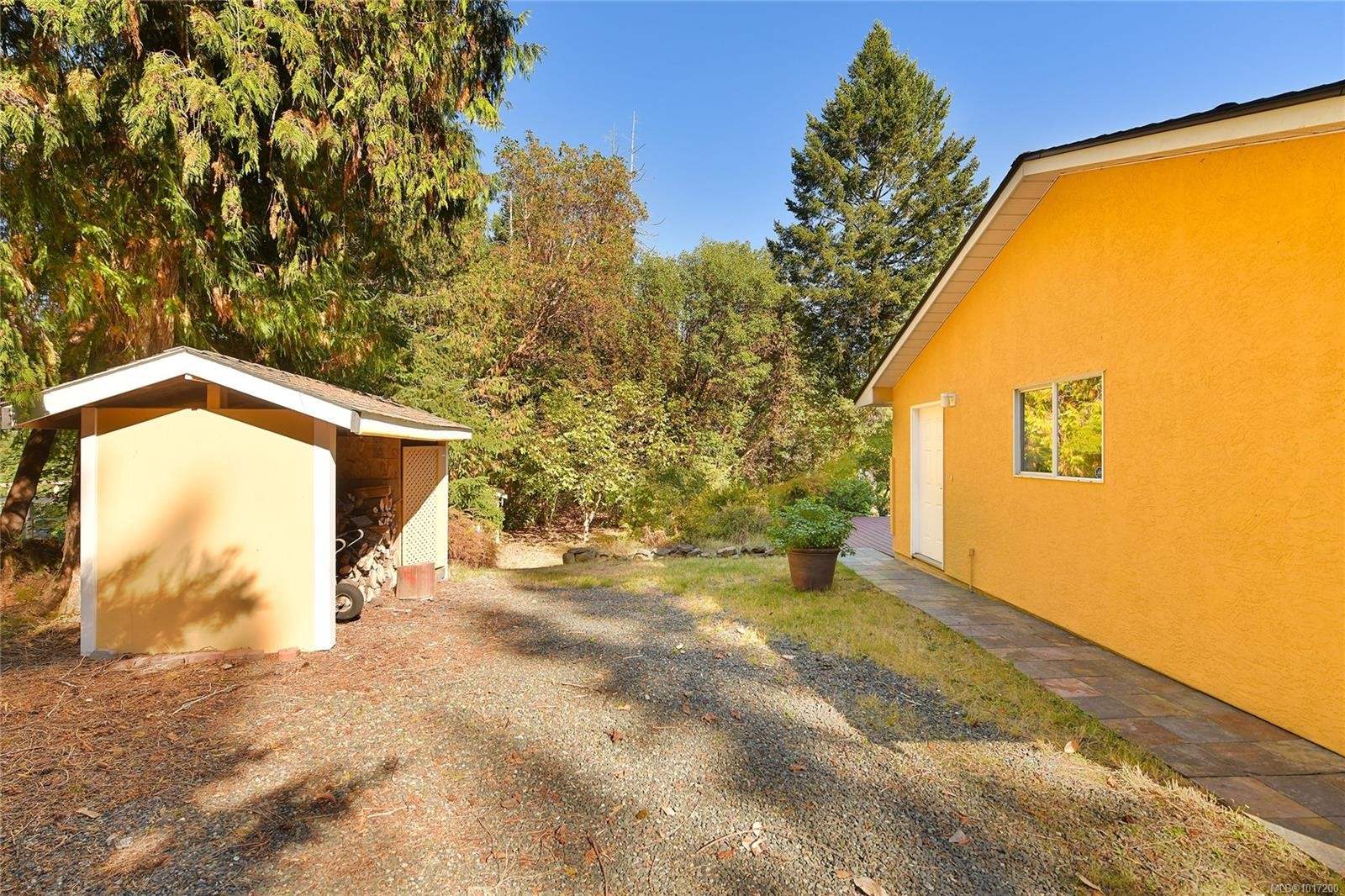 1470 Honeysuckle Pl, North Saanich, BC