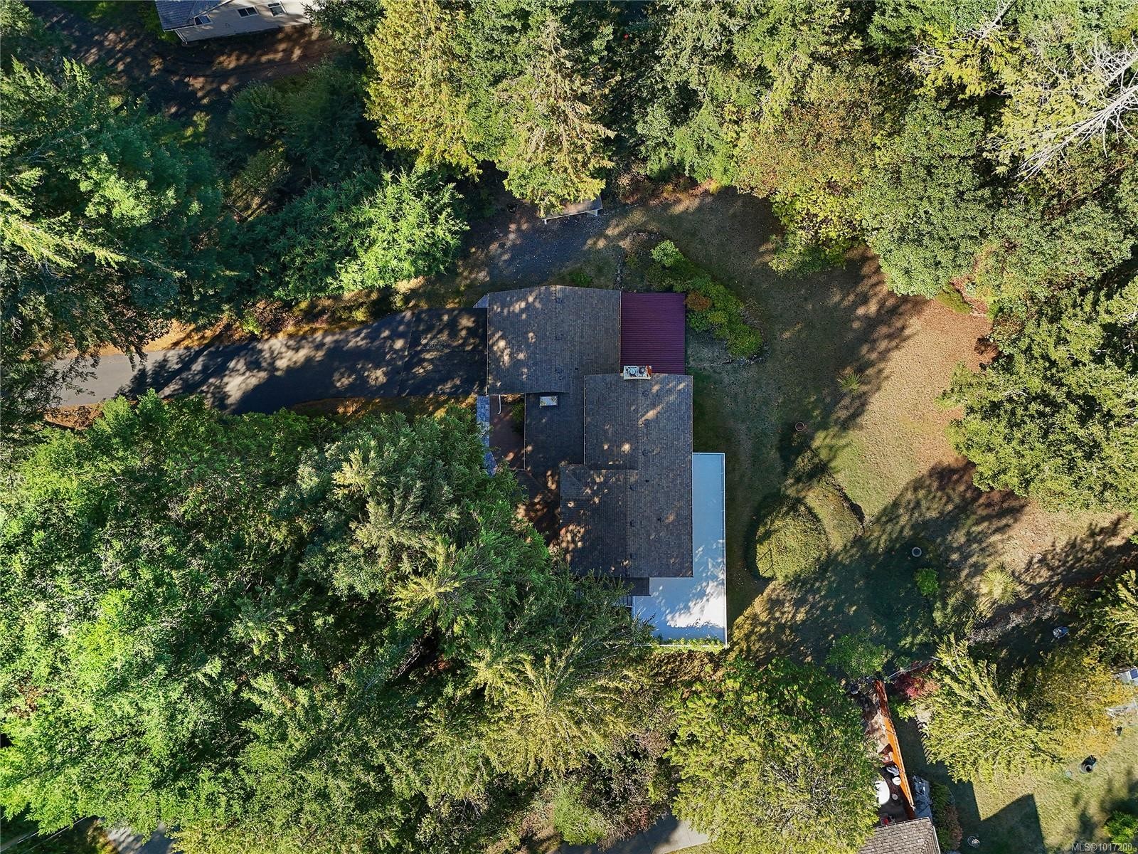 1470 Honeysuckle Pl, North Saanich, BC