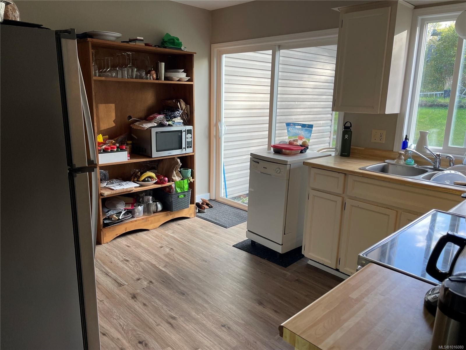 5060 Beaver Harbour Rd, Port Hardy, BC - Indoor