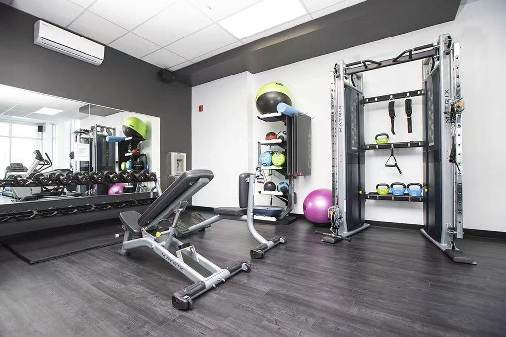 Exercise room - 407-1991 Rue Marie-Anne-Gaudreau, Québec (Les Rivières), QC - Indoor Photo Showing Gym Room