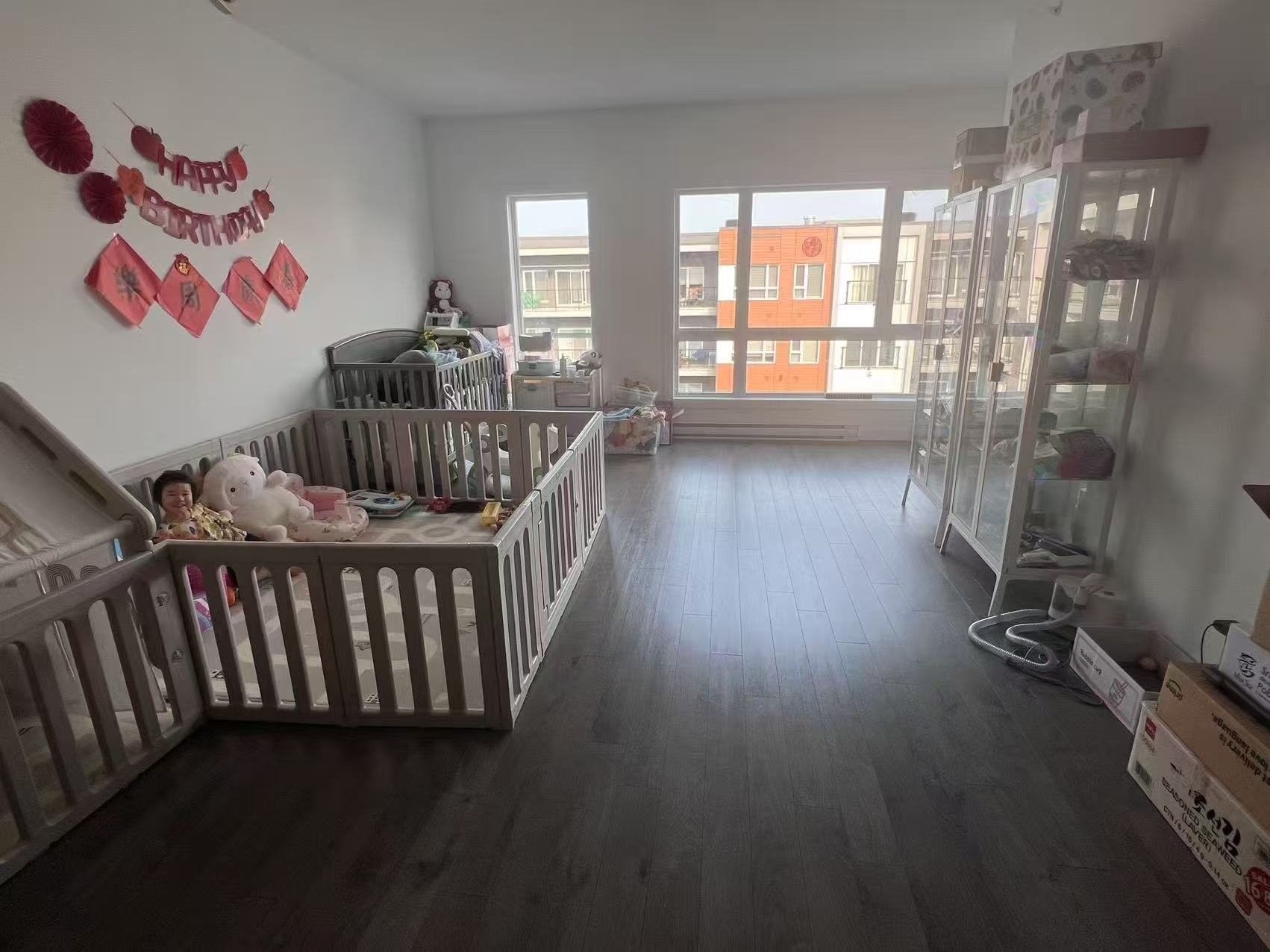 Salon - 407-1991 Rue Marie-Anne-Gaudreau, Québec (Les Rivières), QC - Indoor