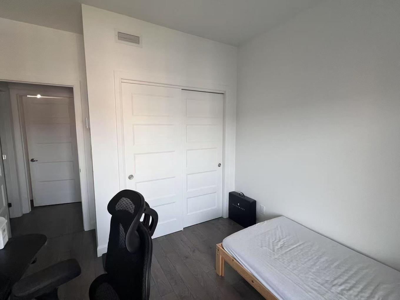 Bedroom - 407-1991 Rue Marie-Anne-Gaudreau, Québec (Les Rivières), QC - Indoor Photo Showing Bedroom