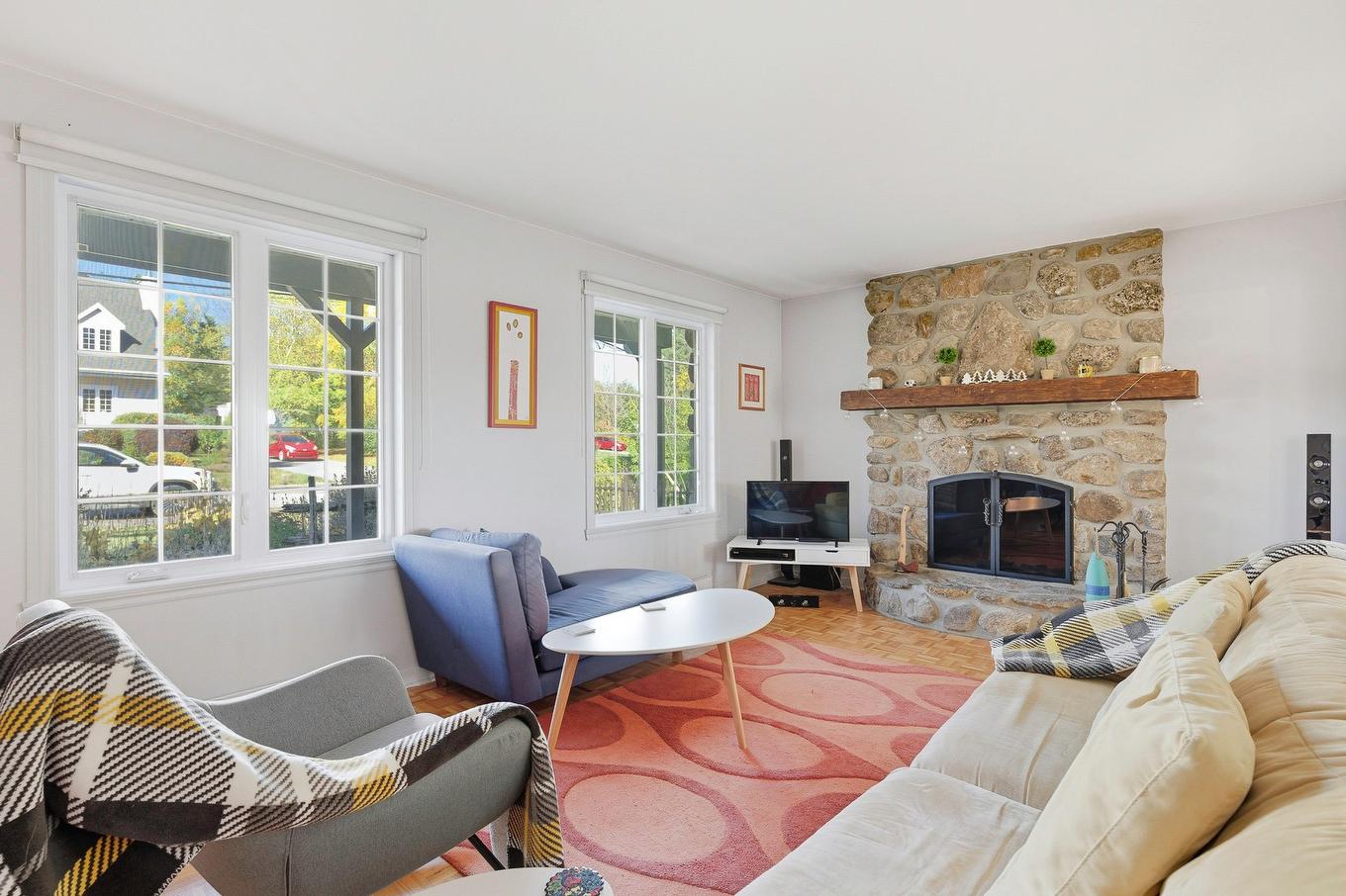 Salon - 1363 Rue Des Ormes, Prévost, QC - Indoor Photo Showing Living Room With Fireplace