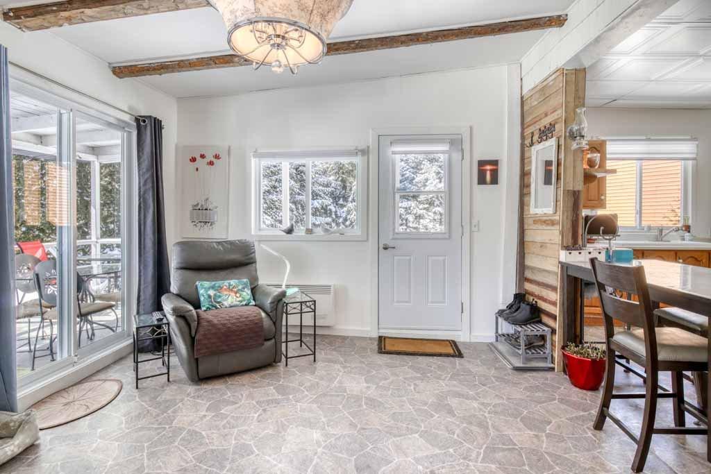 Living room - 251 Ch. De La Chapelle, Saint-Mathieu-Du-Parc, QC - Indoor