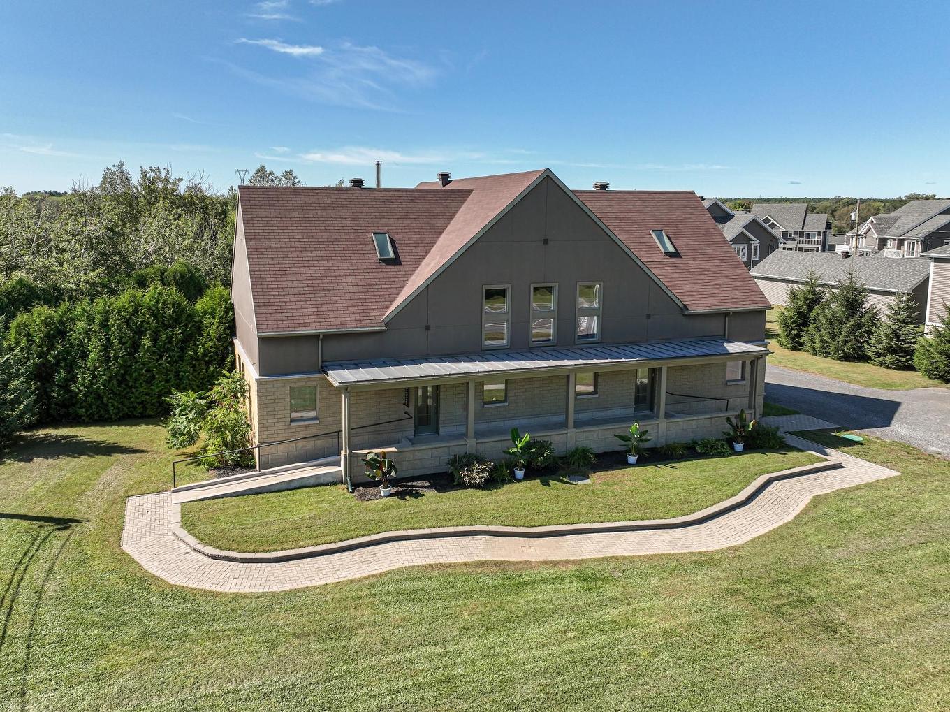 Façade - 1424 Ch. Des Patriotes, Sorel-Tracy, QC - Outdoor With Deck Patio Veranda