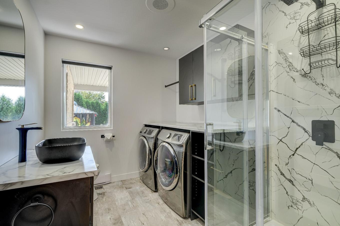 Salle de bains - 1424 Ch. Des Patriotes, Sorel-Tracy, QC - Indoor Photo Showing Laundry Room
