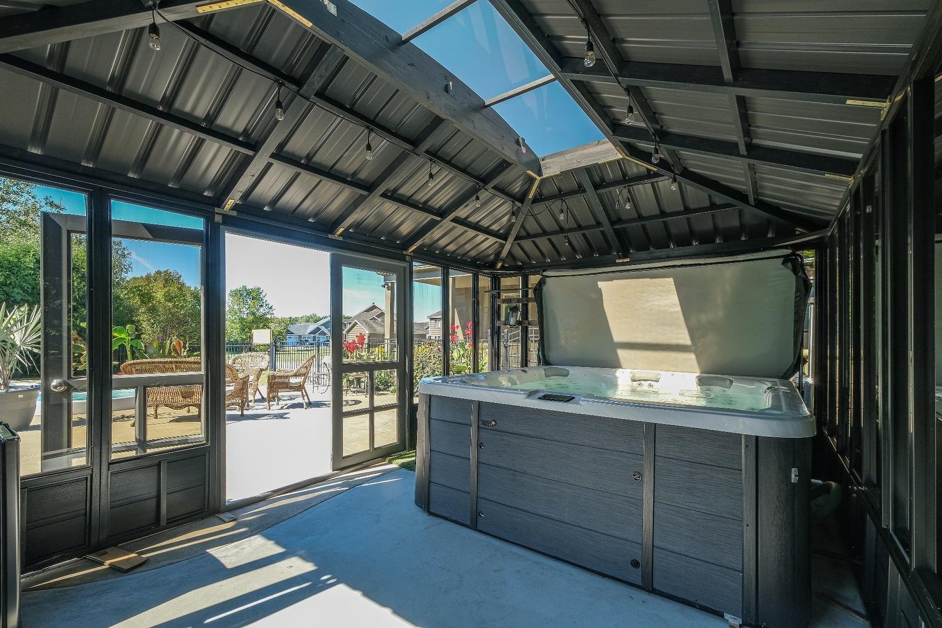 Solarium/Verrière - 1424 Ch. Des Patriotes, Sorel-Tracy, QC - With Exterior