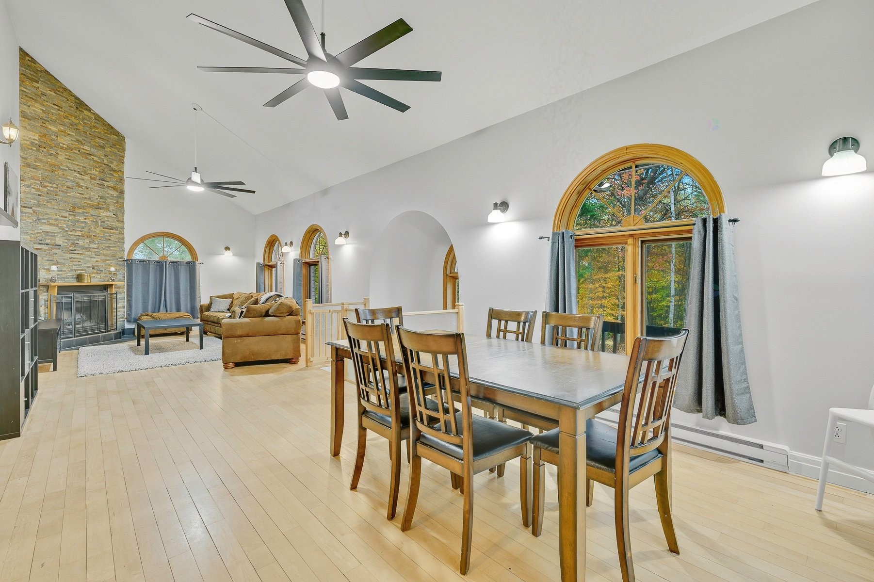 Dining Room - 870A Rue De L'Olympiade, Sainte-Adèle, QC - Indoor Photo Showing Dining Room