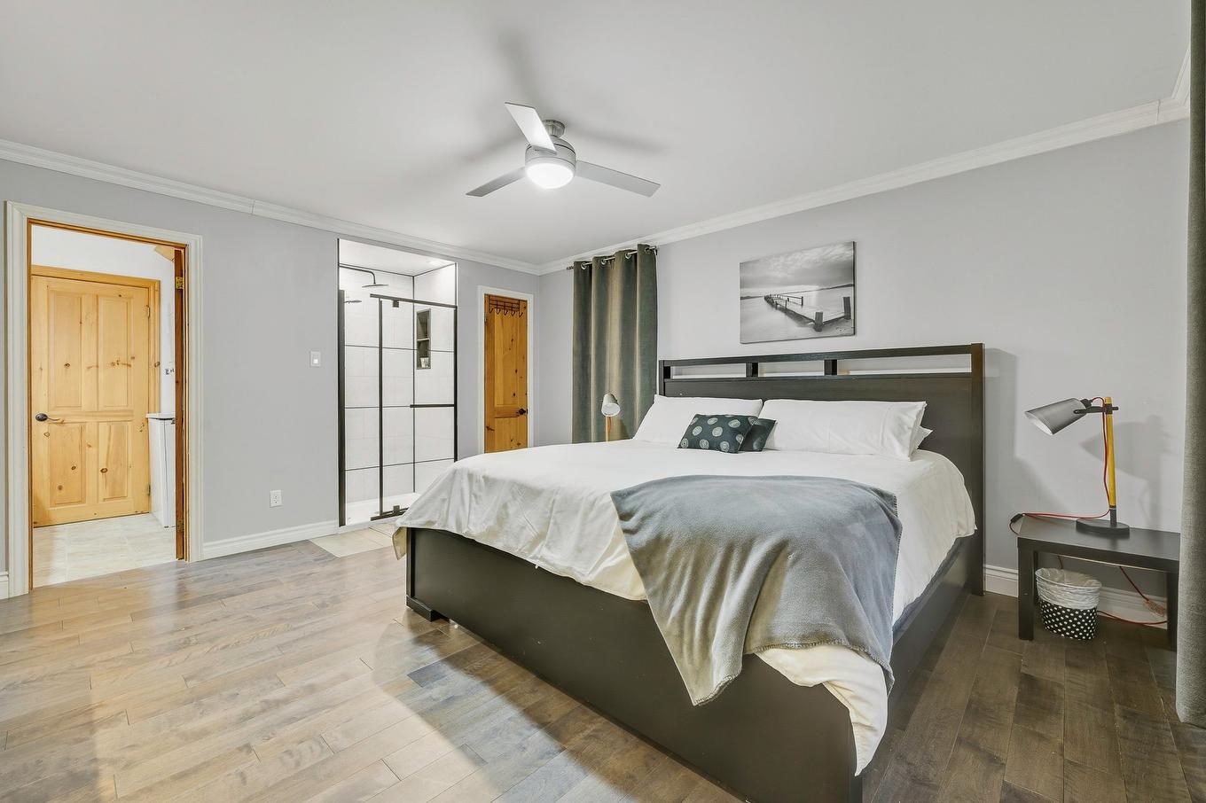 Chambre à coucher principale - 870A Rue De L'Olympiade, Sainte-Adèle, QC - Indoor Photo Showing Bedroom