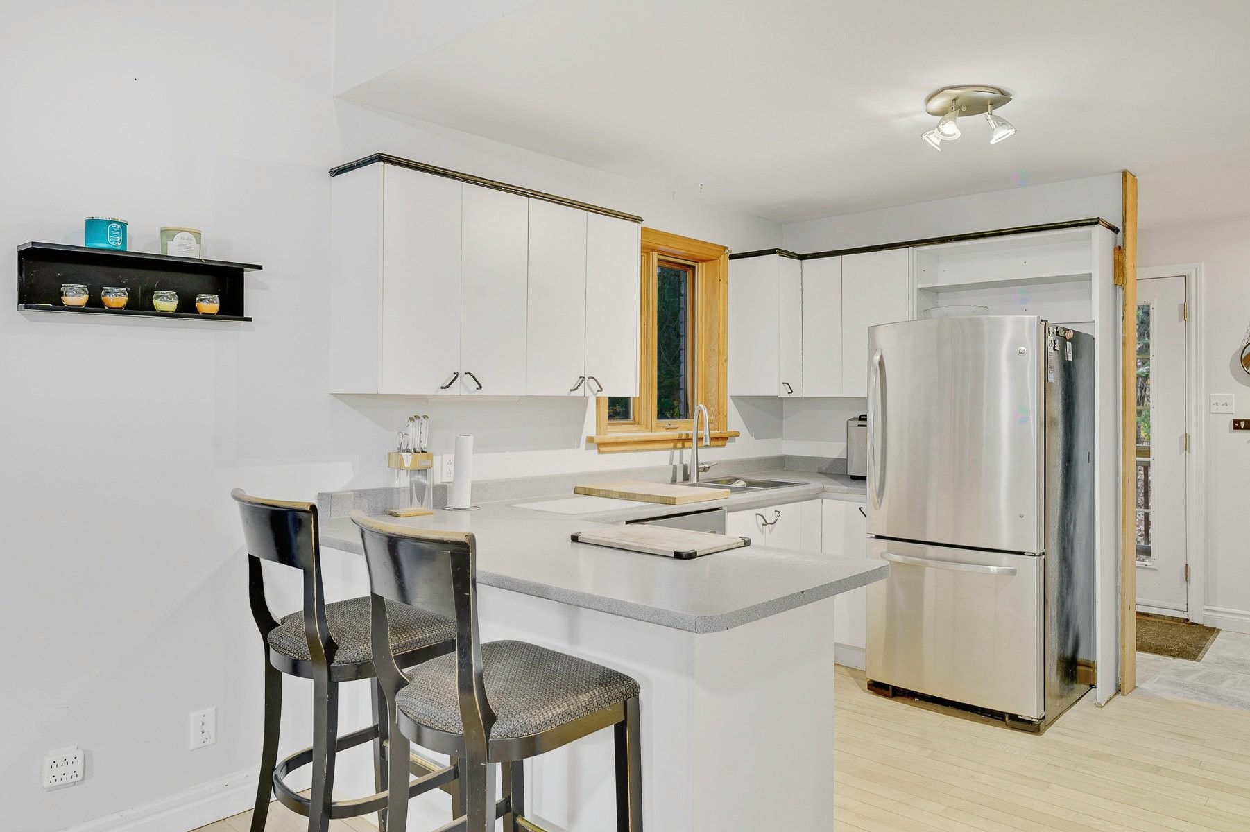 Kitchen - 870A Rue De L'Olympiade, Sainte-Adèle, QC - Indoor Photo Showing Kitchen With Double Sink