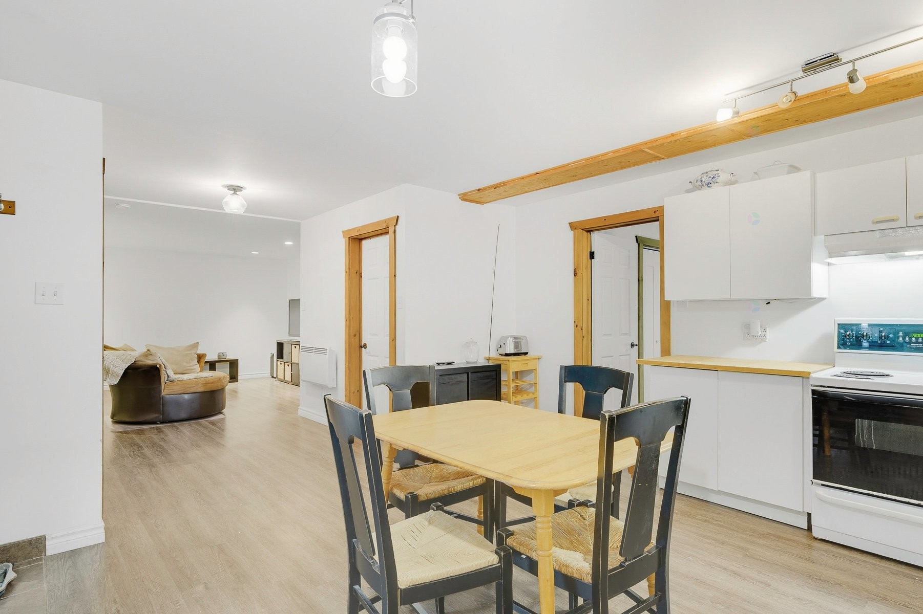 Kitchen - 870 Rue De L'Olympiade, Sainte-Adèle, QC - Indoor