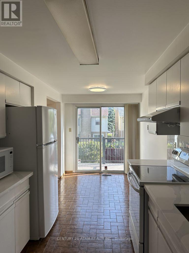 85 Sandyhook Square, Toronto, ON - Indoor Photo Showing Kitchen