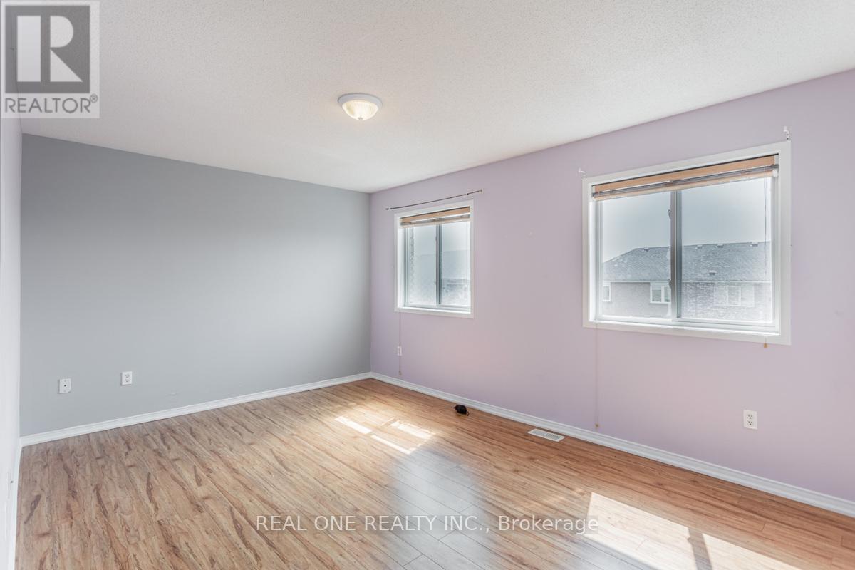 Upper - 24 Coast Avenue, Vaughan, ON - Indoor Photo Showing Other Room