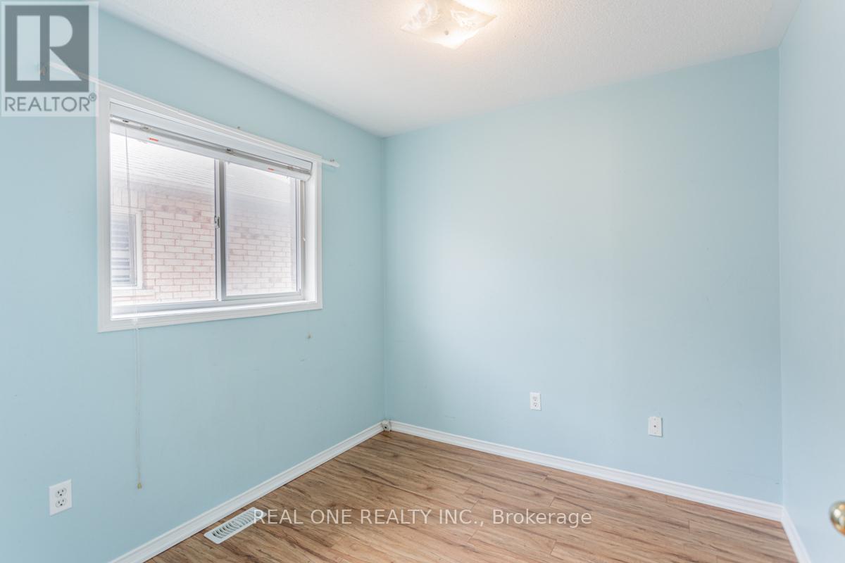 Upper - 24 Coast Avenue, Vaughan, ON - Indoor Photo Showing Other Room