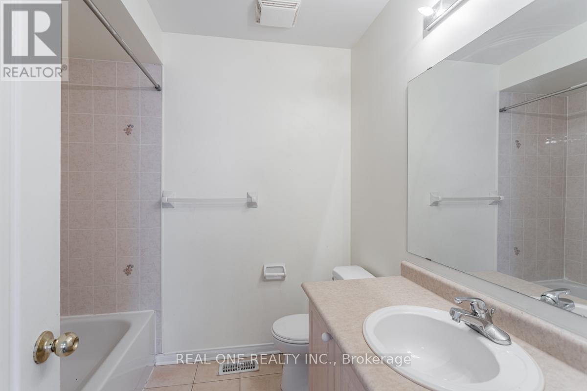 Upper - 24 Coast Avenue, Vaughan, ON - Indoor Photo Showing Bathroom
