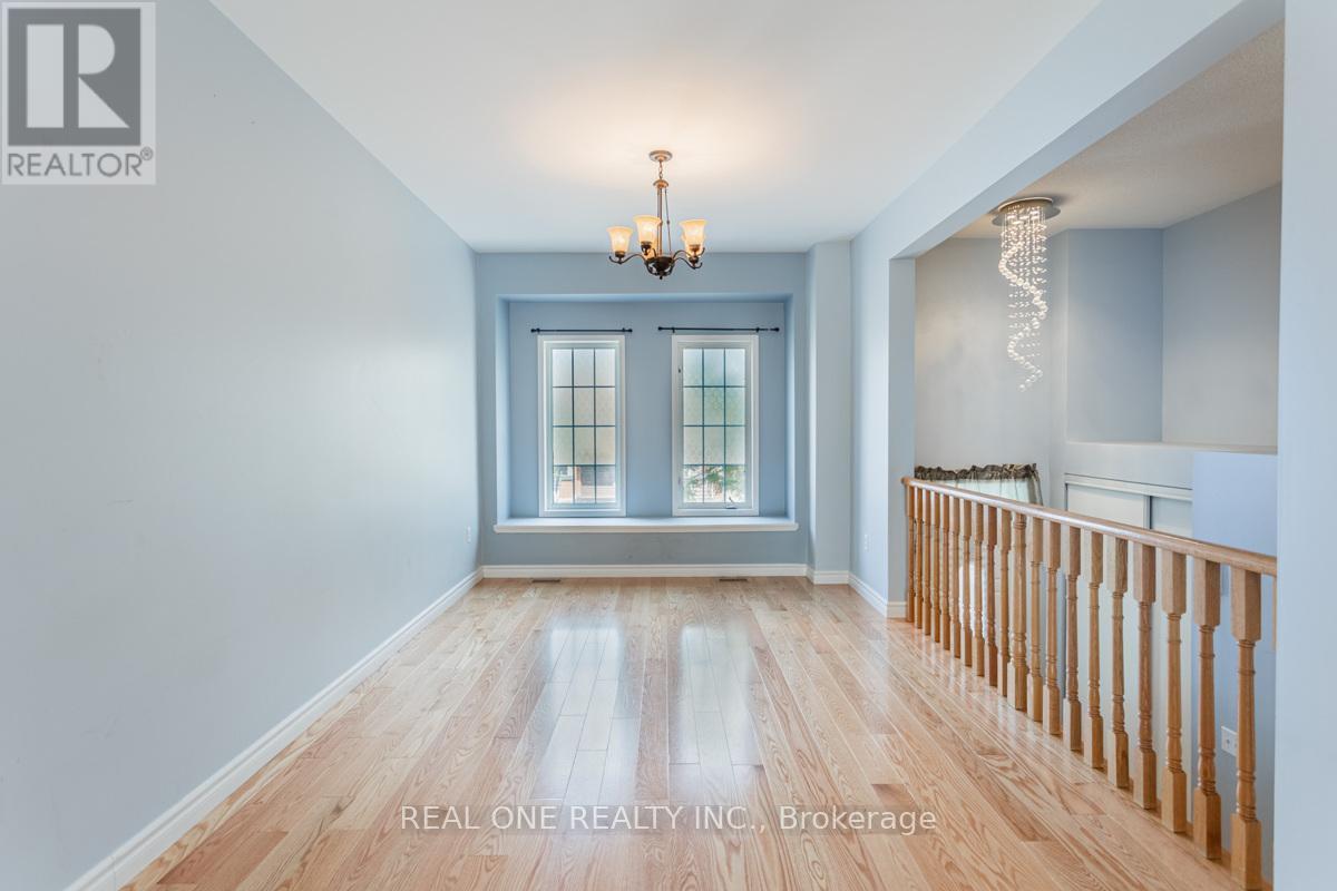 Upper - 24 Coast Avenue, Vaughan, ON - Indoor Photo Showing Other Room