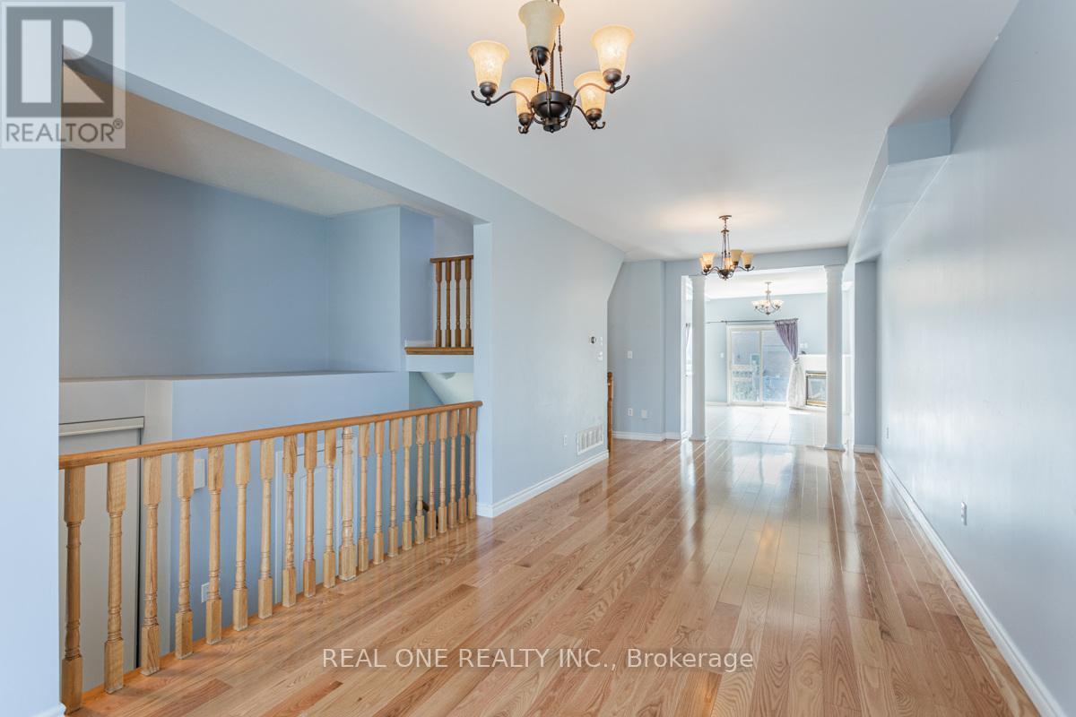 Upper - 24 Coast Avenue, Vaughan, ON - Indoor Photo Showing Other Room