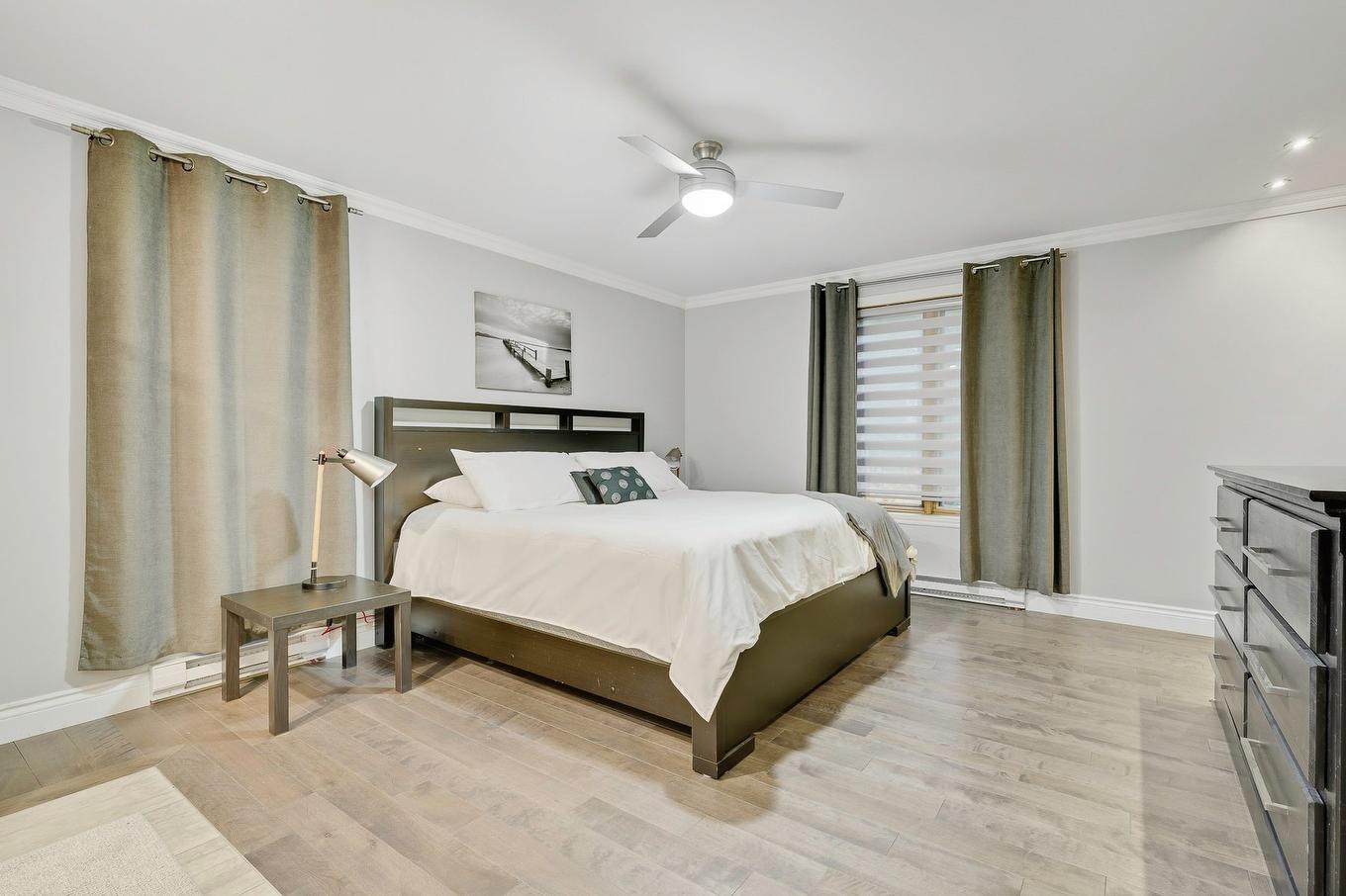 Chambre à coucher principale - 870Az - 870Z Rue De L'Olympiade, Sainte-Adèle, QC - Indoor Photo Showing Bedroom