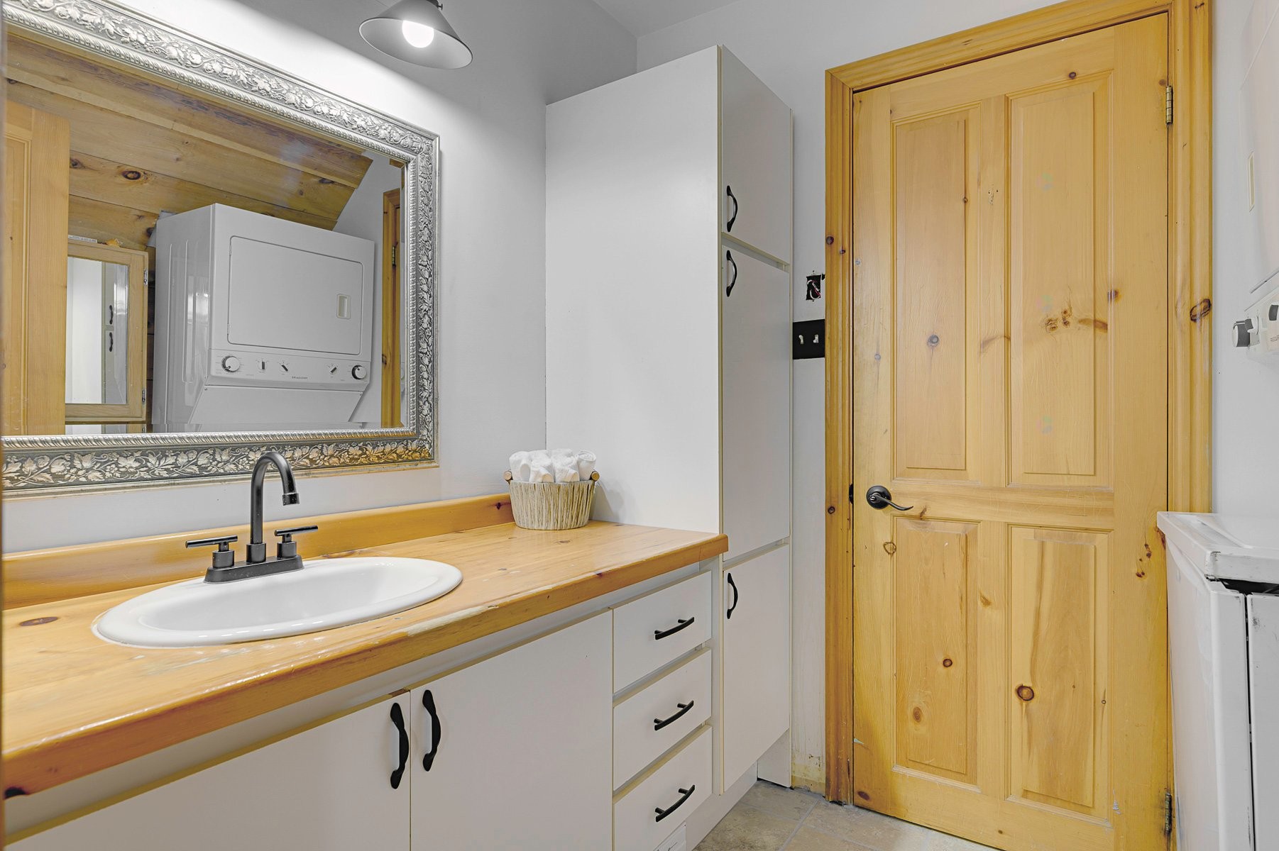 Salle de bains attenante à la CCP - 870Az - 870Z Rue De L'Olympiade, Sainte-Adèle, QC - Indoor Photo Showing Bathroom