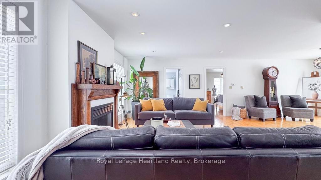 living room - 81572 Lucknow Line, Ashfield-Colborne-Wawanosh (Colborne), ON