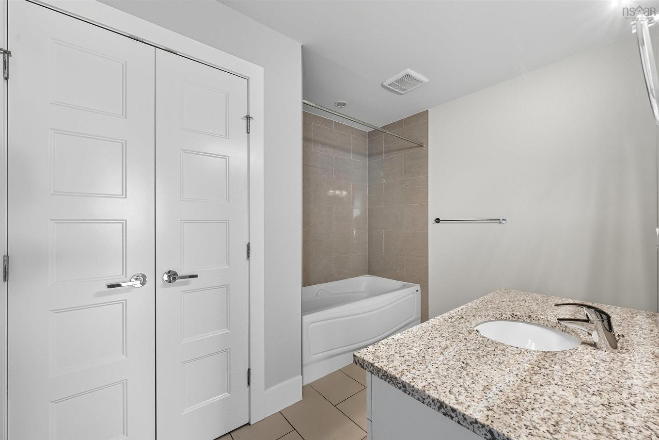 502 15 Kings Wharf Place, Dartmouth, NS