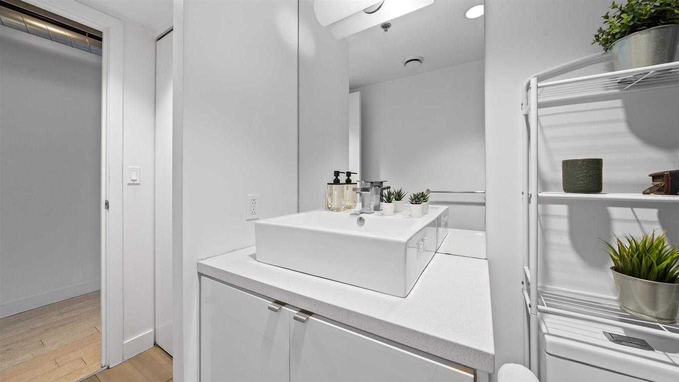 406 1065 Barrington Street, Halifax, NS