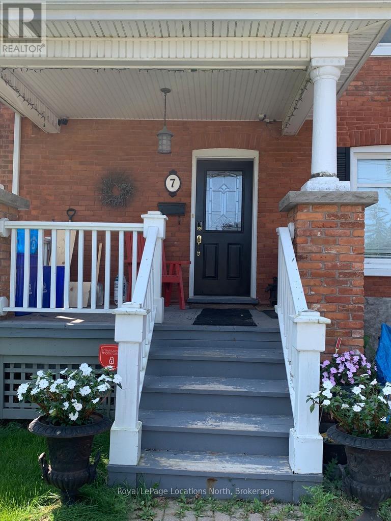 7 Edwin Street W, Meaford, ON - Outdoor With Exterior