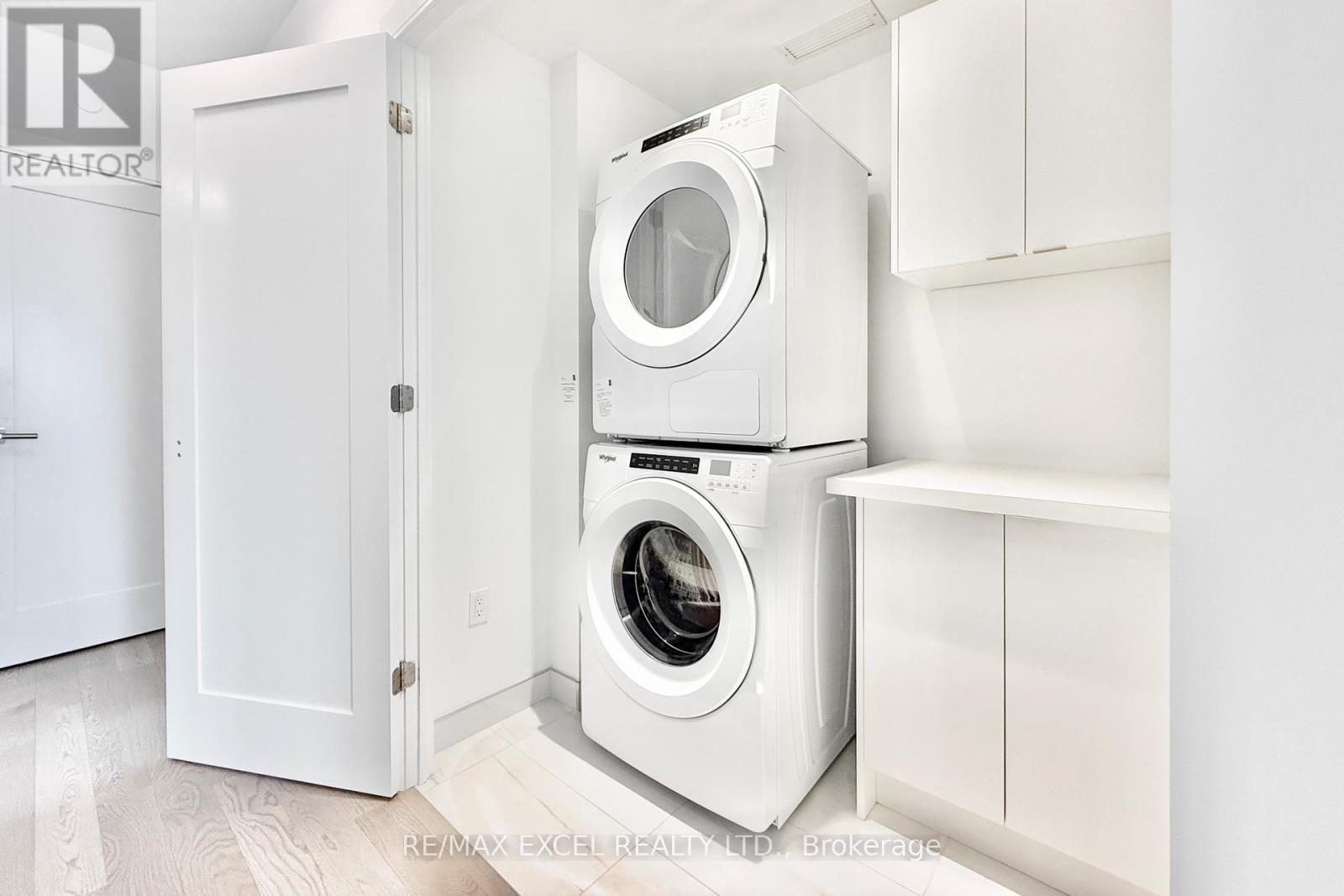 3409 - 30 Inn On The Park Drive, Toronto, ON - Indoor Photo Showing Laundry Room
