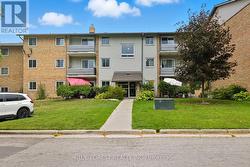 4 - 665 WONDERLAND ROAD S  London South (South M), ON N6K 1M1