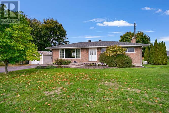 2214 County 2 Road, Edwardsburgh/Cardinal, ON - Outdoor