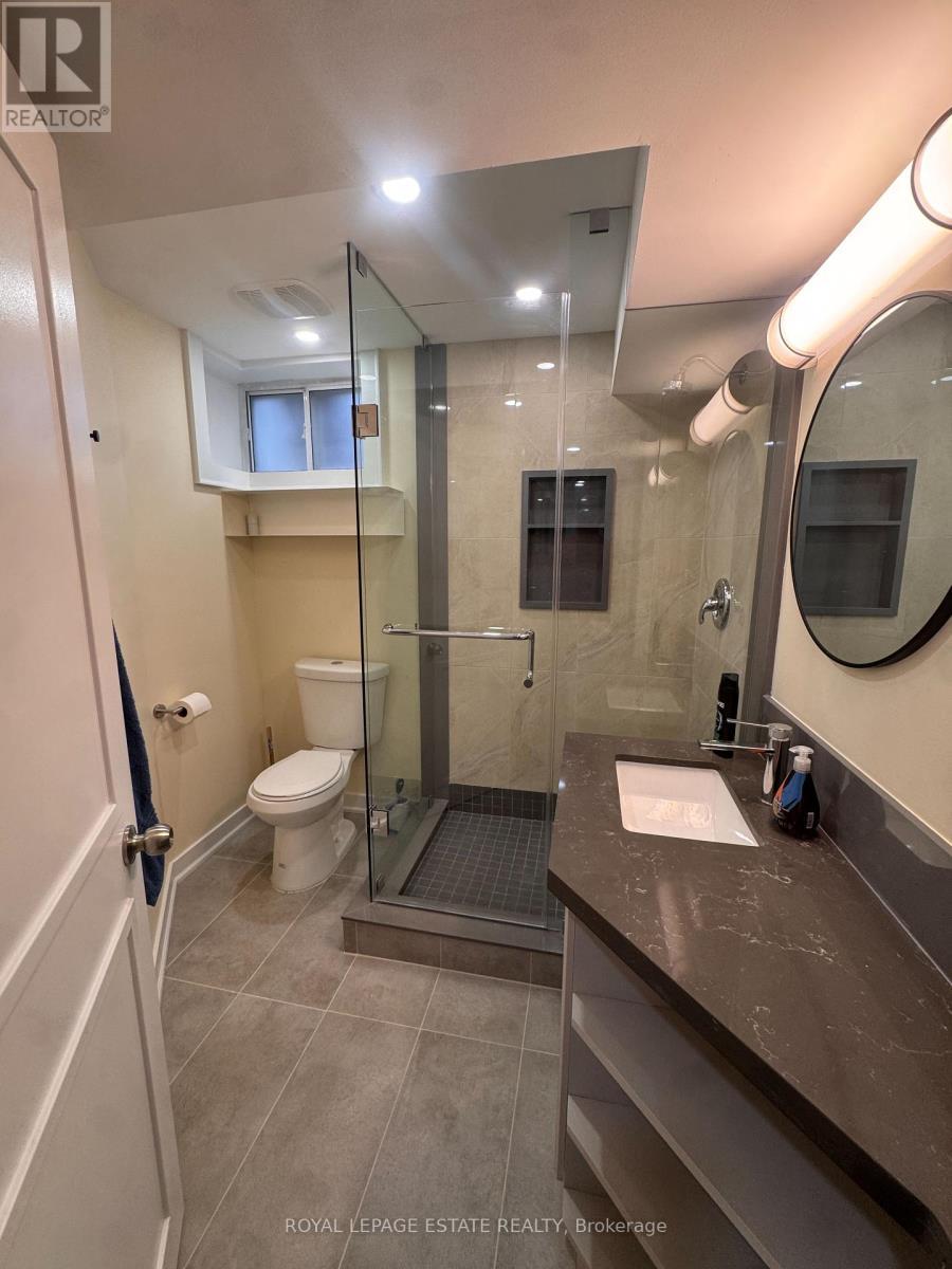 5 Barlow Road, Toronto, ON - Indoor Photo Showing Bathroom