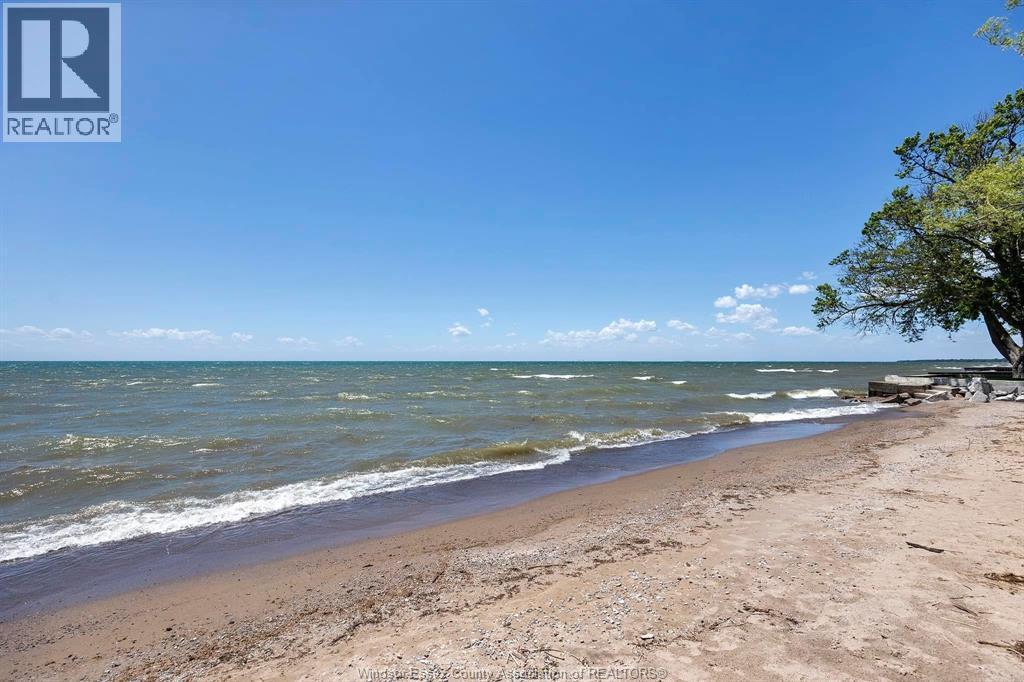 112 Windsor Avenue, Colchester, ON - Outdoor With Body Of Water With View