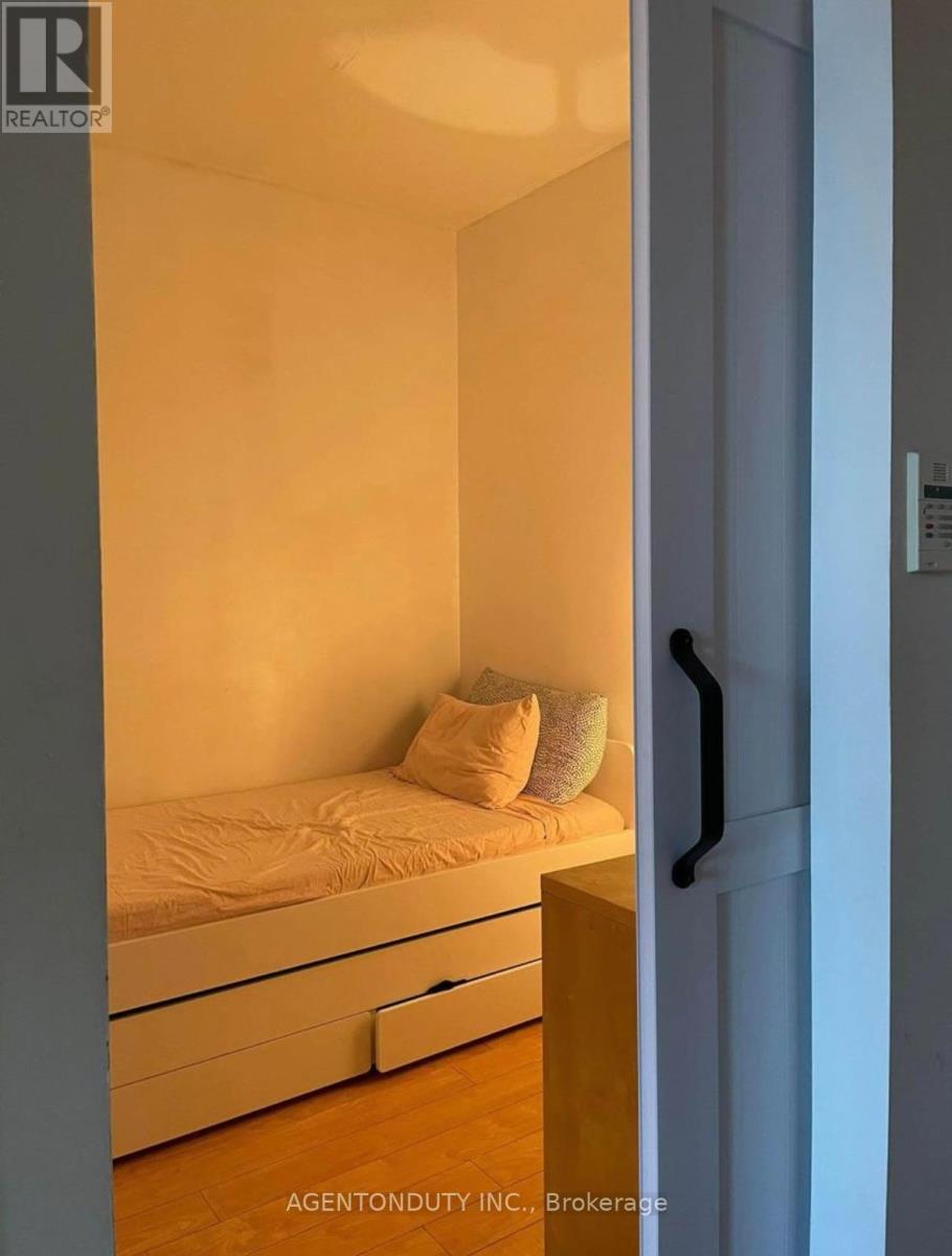 1804 - 1121 Bay Street, Toronto, ON - Indoor Photo Showing Bedroom