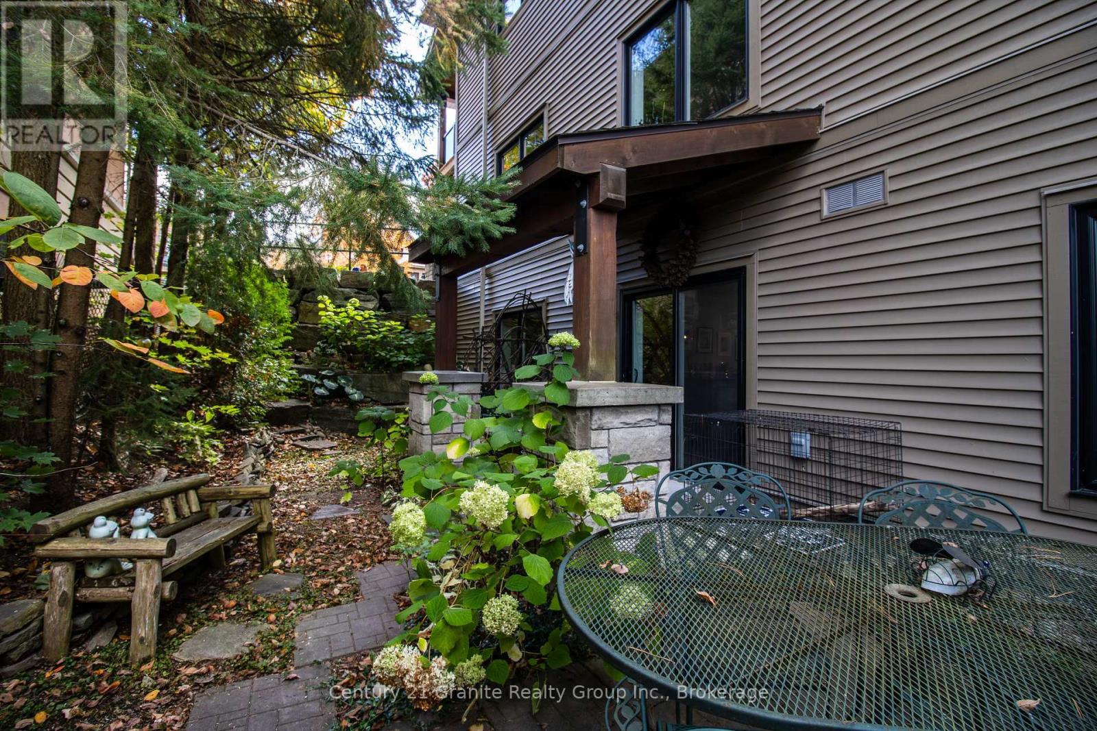 101 - 9 Newcastle Street, Minden Hills (Minden), ON - Outdoor