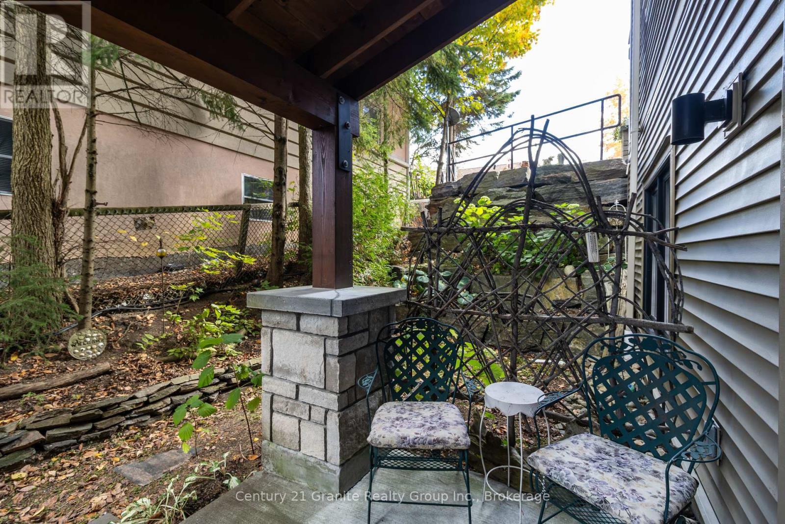 101 - 9 Newcastle Street, Minden Hills (Minden), ON - Outdoor With Exterior