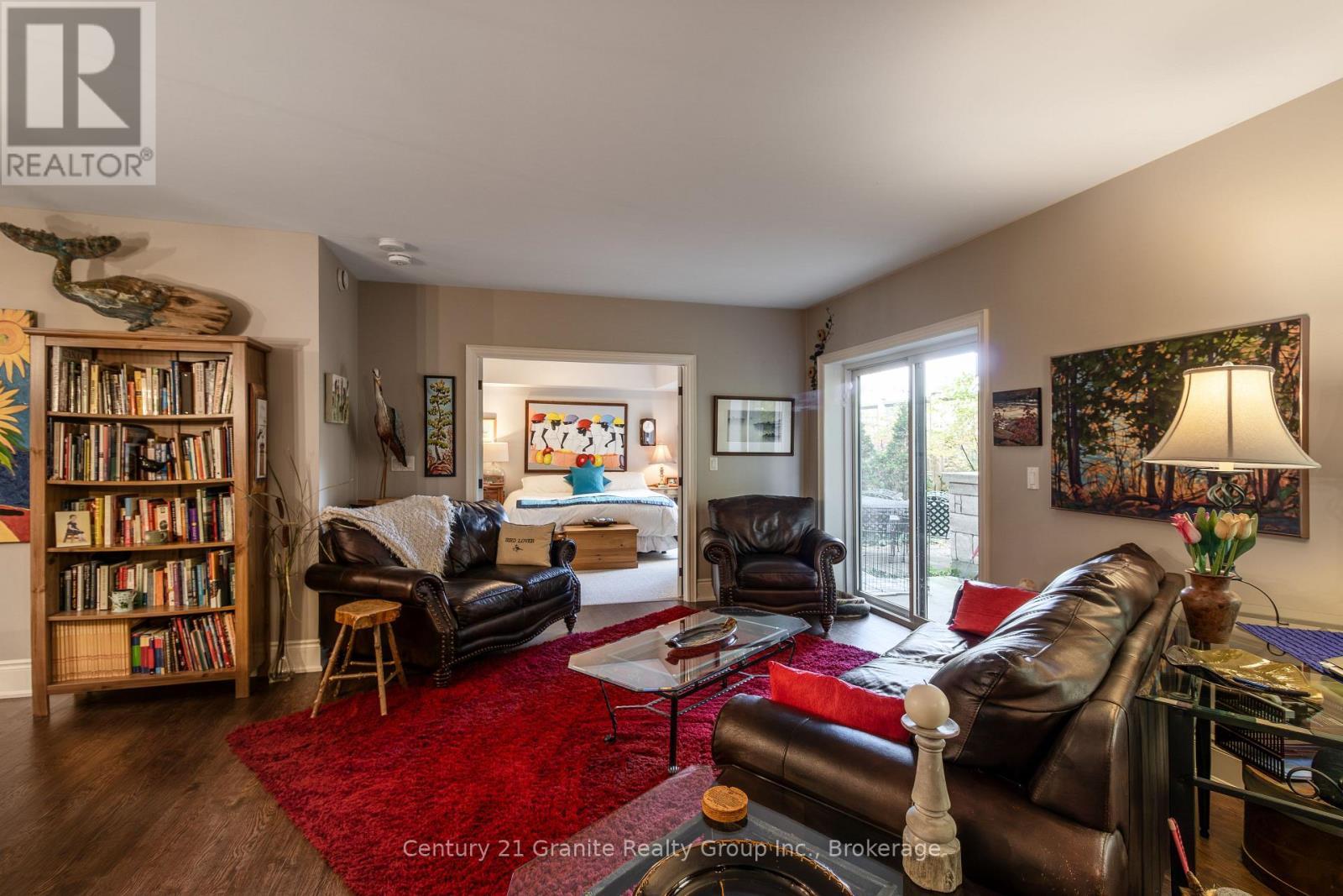 101 - 9 Newcastle Street, Minden Hills (Minden), ON - Indoor Photo Showing Living Room