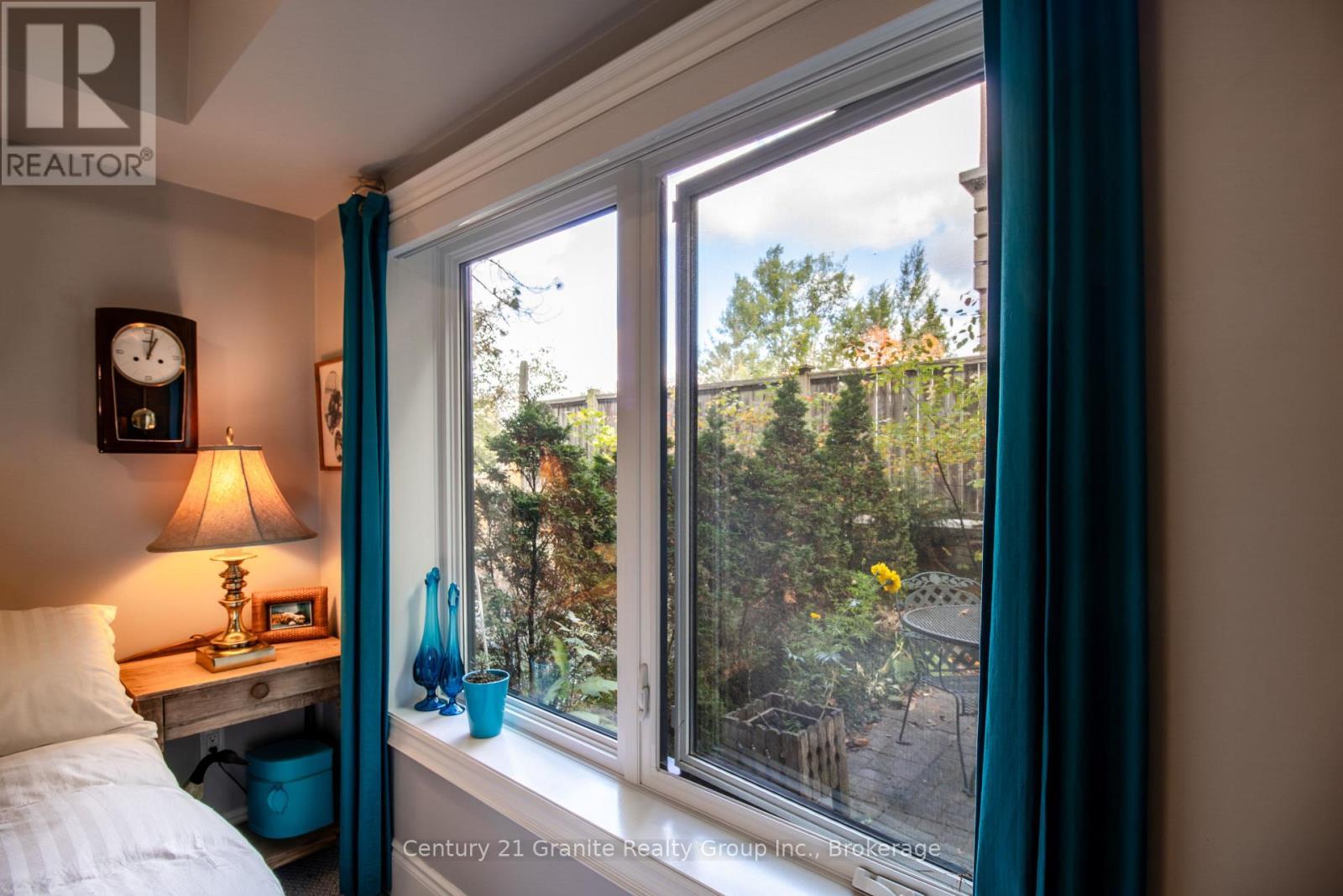101 - 9 Newcastle Street, Minden Hills (Minden), ON - Indoor Photo Showing Bedroom