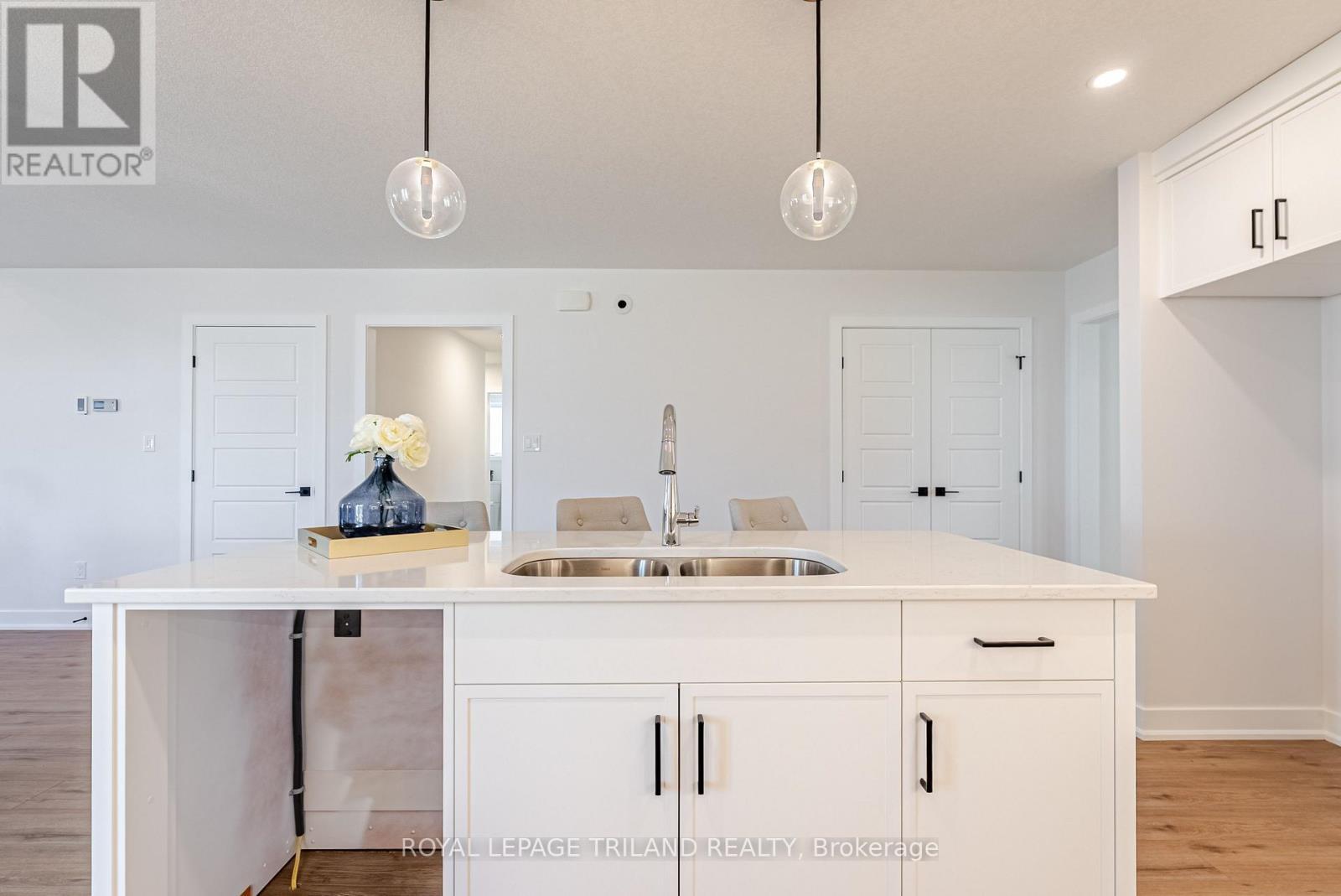 134 Styles Drive, St. Thomas, ON - Indoor Photo Showing Kitchen With Double Sink